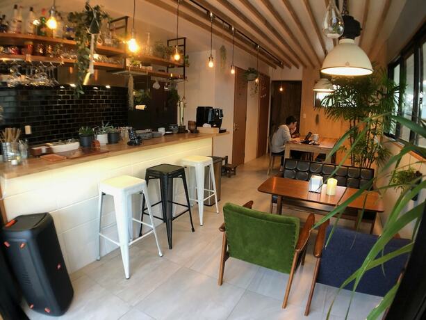 Imagen del bar/restaurante del Hotel NEST Iriomote. Foto 2