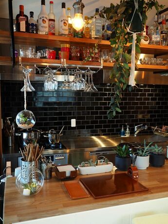 Imagen del bar/restaurante del Hotel NEST Iriomote. Foto 3