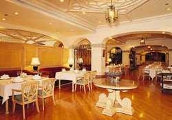Imagen del bar/restaurante del Hotel NEW CENTURY. Foto 3