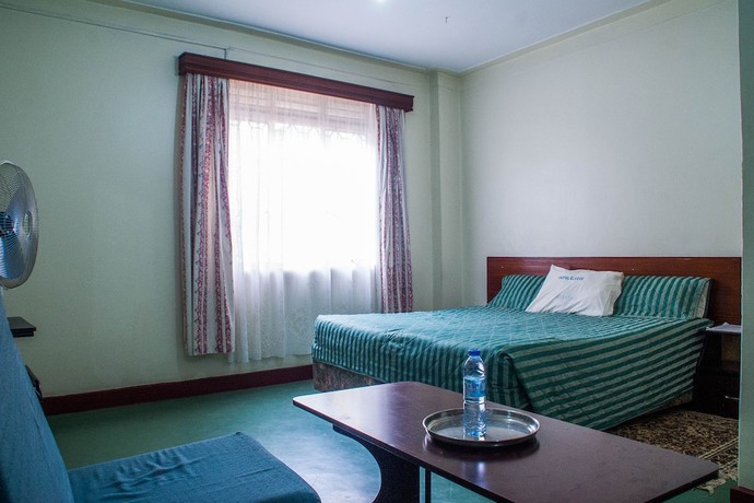 Imagen de la habitación del Hotel NEW Classic. Foto 8