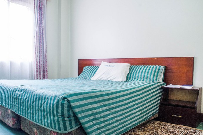 Imagen de la habitación del Hotel NEW Classic. Foto 9