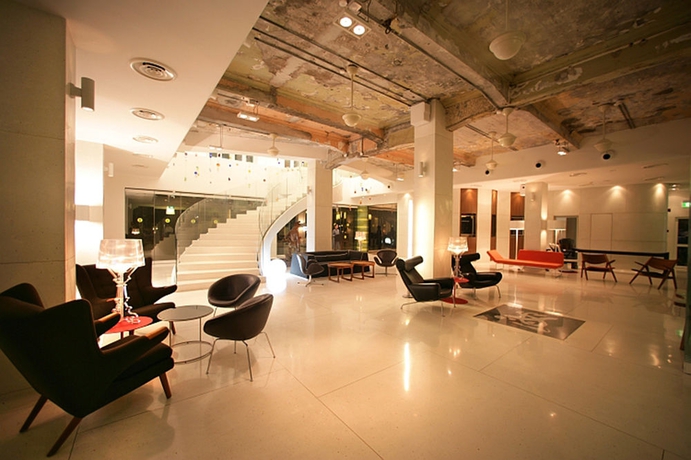 Imagen de los interiores del Hotel NEW MAJESTIC. Foto 13