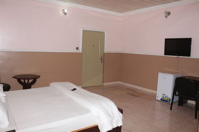 Imagen de la habitación del Hotel NEW POINT HOTEL AND SUITES. Foto 2