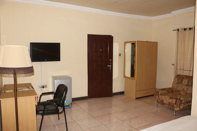 Imagen de la habitación del Hotel NEW POINT HOTEL AND SUITES. Foto 3