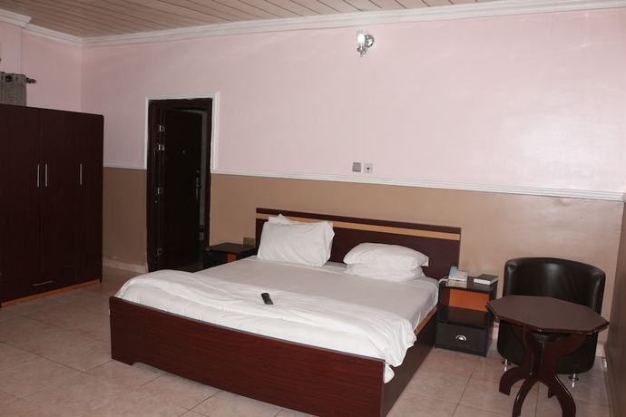 Imagen de la habitación del Hotel NEW POINT HOTEL AND SUITES. Foto 5