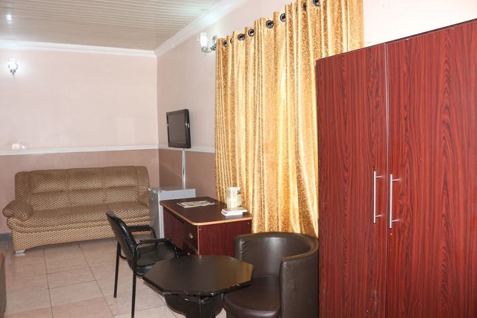 Imagen de la habitación del Hotel NEW POINT HOTEL AND SUITES. Foto 18