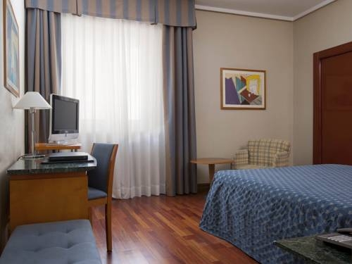 Imagen general del Hotel NH Albar. Foto 7