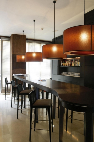 Imagen del bar/restaurante del Hotel NH Alcorcon. Foto 7