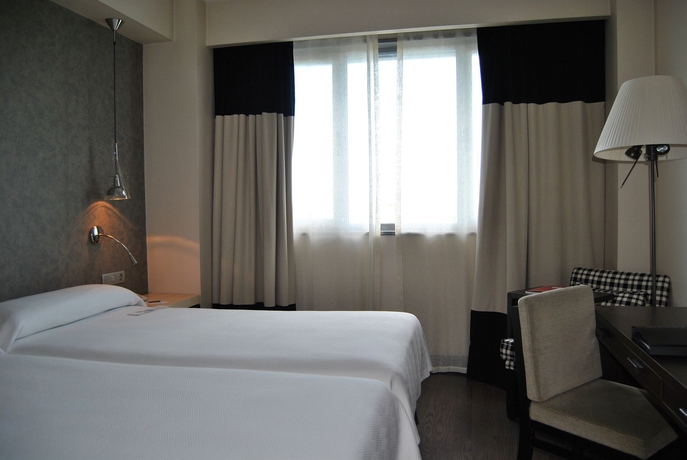 Imagen de la habitación del Hotel NH Alcorcon. Foto 12