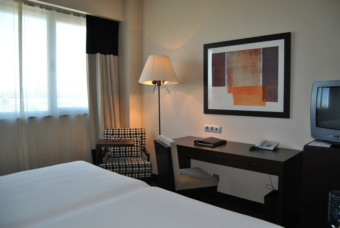 Imagen de la habitación del Hotel NH Alcorcon. Foto 13