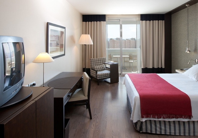 Imagen de la habitación del Hotel NH Alicante. Foto 12