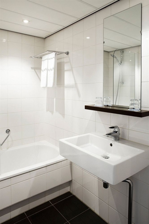 Imagen de la habitación del Hotel NH Amsterdam Caransa. Foto 8