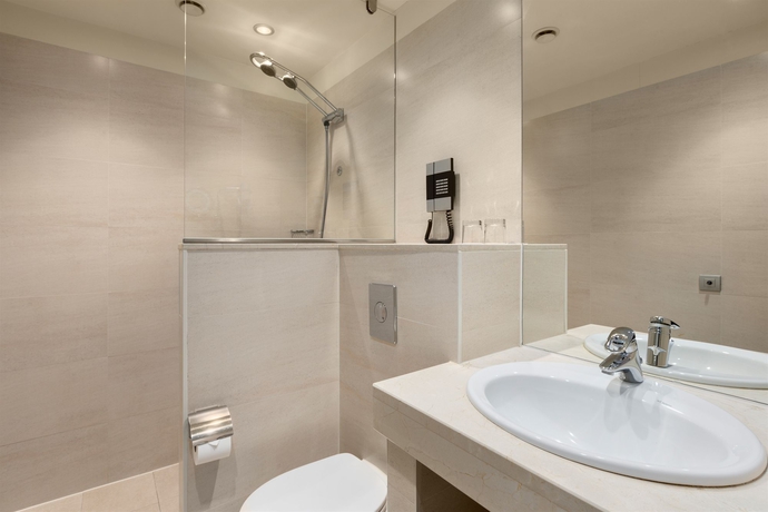 Imagen de la habitación del Hotel NH Amsterdam Leidseplein. Foto 6