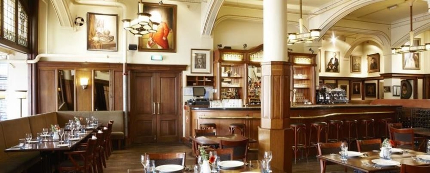 Imagen del bar/restaurante del Hotel NH Amsterdam Schiller. Foto 3