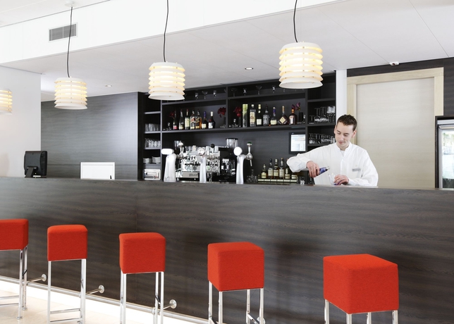 Imagen del bar/restaurante del Hotel NH Amsterdam Zuid. Foto 4