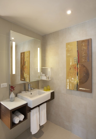 Imagen de la habitación del Hotel NH Bangkok Asoke. Foto 17