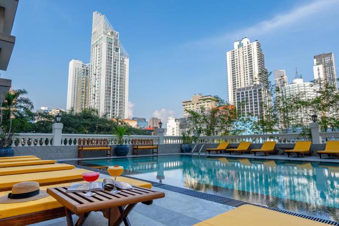 Imagen de la piscina del Hotel NH Bangkok Sukhumvit Boulevard. Foto 17