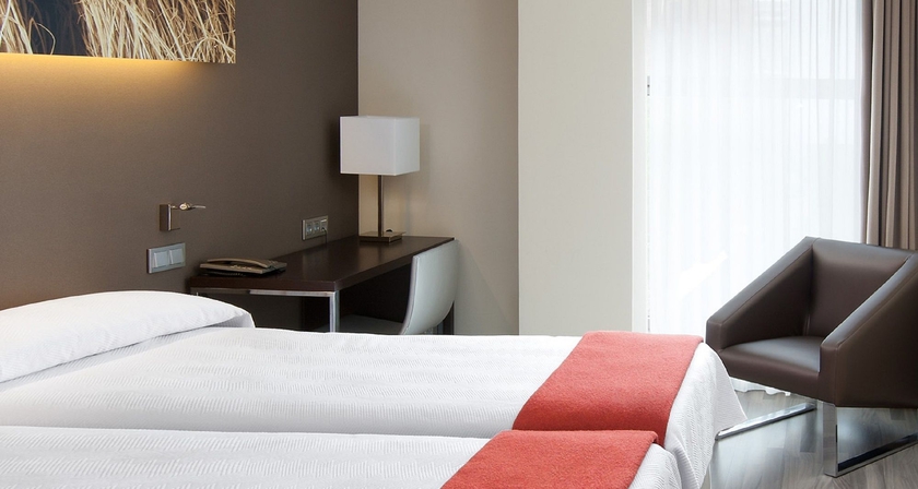 Imagen de la habitación del Hotel NH Barcelona Diagonal Center. Foto 4