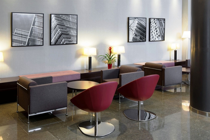 Imagen de los interiores del Hotel NH Barcelona Diagonal Center. Foto 7