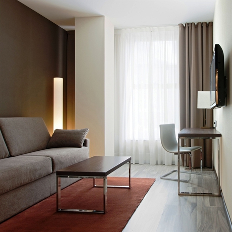 Imagen de los interiores del Hotel NH Barcelona Diagonal Center. Foto 9