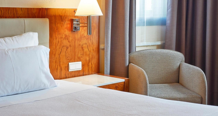 Imagen de la habitación del Hotel NH Barcelona Entenza. Foto 4