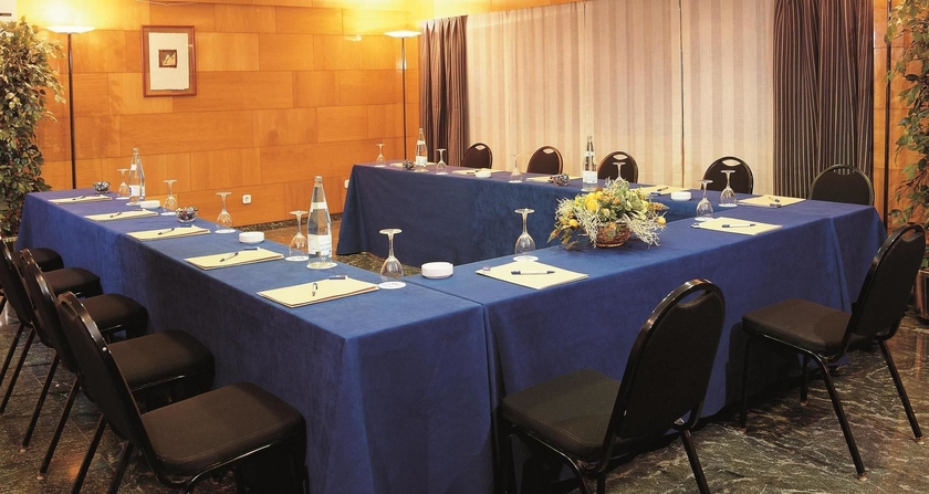 Imagen de los interiores del Hotel NH Barcelona Entenza. Foto 16