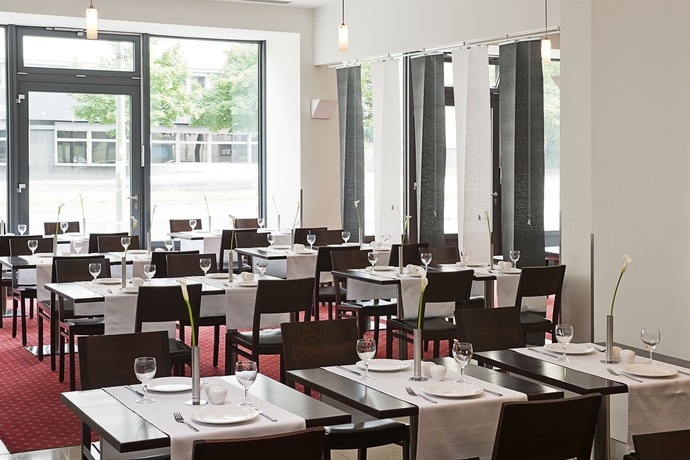 Imagen del bar/restaurante del Hotel NH Berlin City West. Foto 6