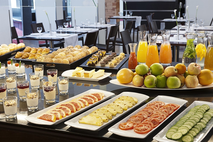 Imagen del bar/restaurante del Hotel NH Berlin City West. Foto 7