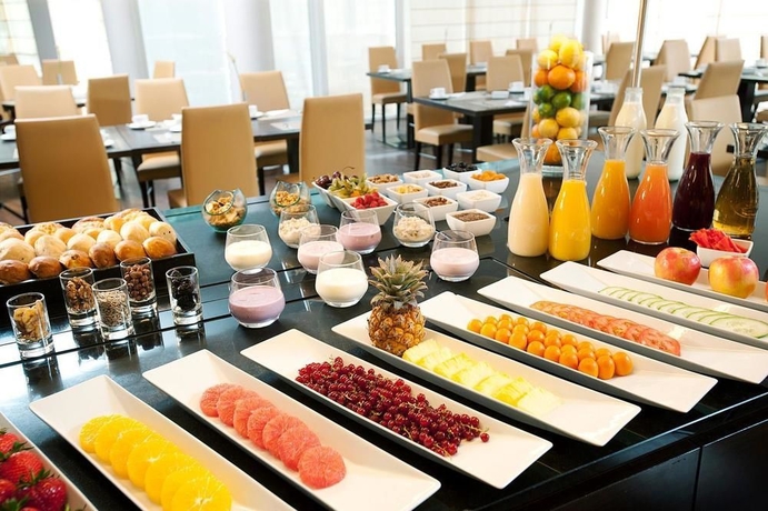 Imagen del bar/restaurante del Hotel NH Berlin Potsdam Conference Center. Foto 3