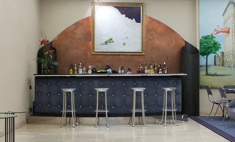 Imagen del bar/restaurante del Hotel NH Bilbao Deusto. Foto 6