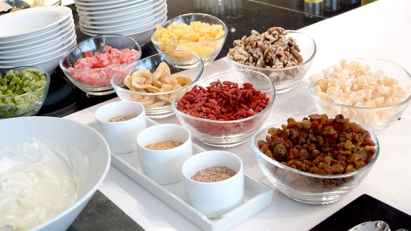 Imagen del bar/restaurante del Hotel NH Bilbao Deusto. Foto 7