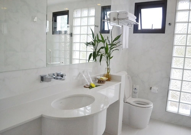 Imagen de la habitación del Hotel NH Boat Lagoon Phuket Resort. Foto 9