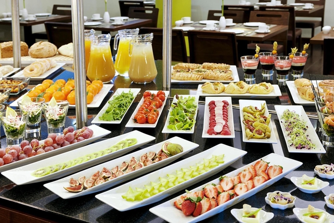 Imagen del bar/restaurante del Hotel NH Budapest City. Foto 3