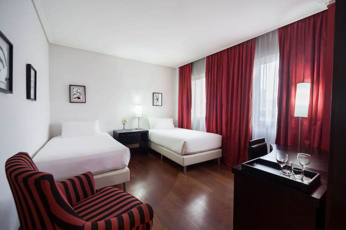 Imagen de la habitación del Hotel NH Buenos Aires City. Foto 13