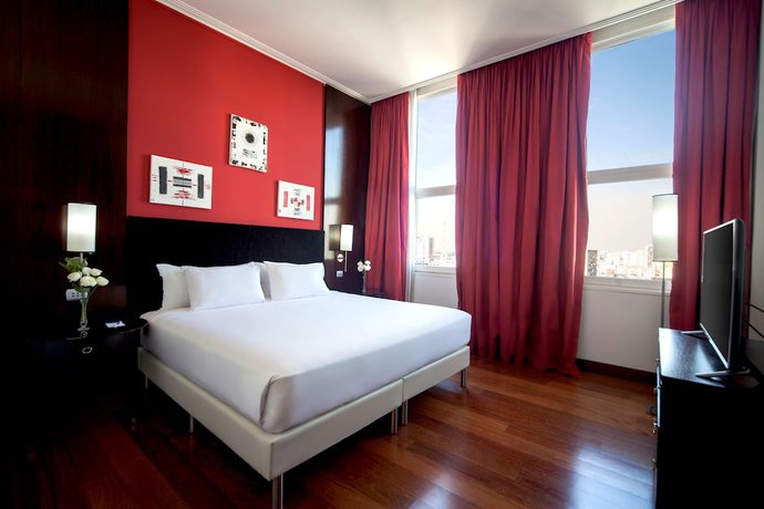 Imagen de la habitación del Hotel NH Buenos Aires City. Foto 15