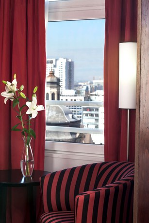Imagen de la habitación del Hotel NH Buenos Aires City. Foto 17