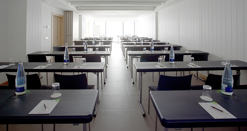 Imagen de los interiores del Hotel NH Campo Cartagena. Foto 14