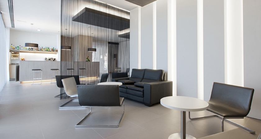 Imagen del bar/restaurante del Hotel NH Campo Cartagena. Foto 3