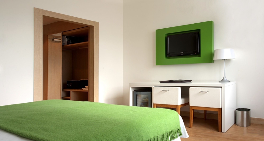 Imagen de la habitación del Hotel NH Campo Cartagena. Foto 9