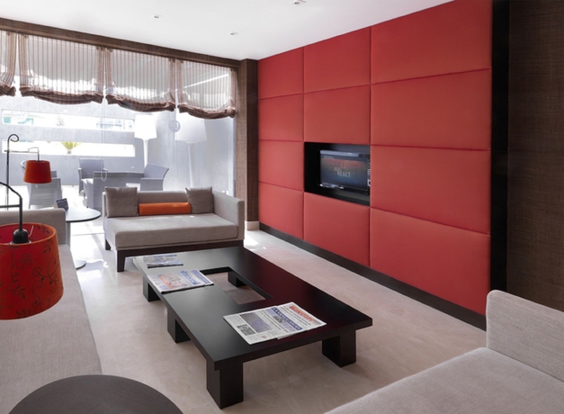 Imagen del bar/restaurante del Hotel NH Campo de Gibraltar. Foto 7