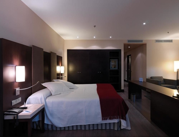 Imagen de la habitación del Hotel NH Campo de Gibraltar. Foto 12