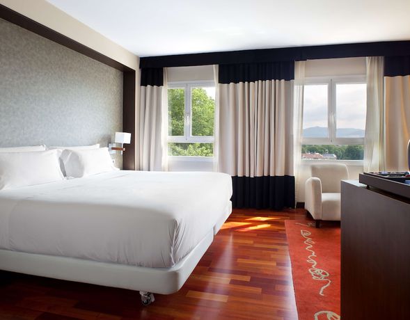 Imagen de la habitación del Hotel NH Canciller Ayala Vitoria. Foto 3