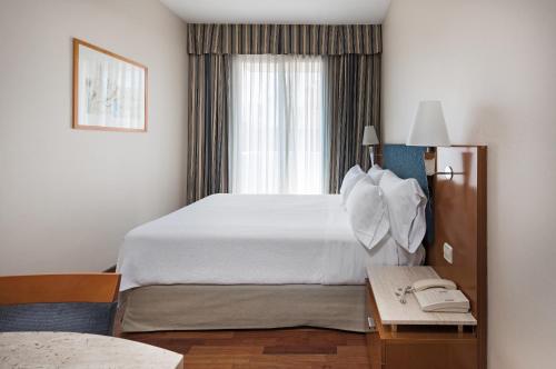 Imagen de la habitación del Hotel NH Castellón Mindoro. Foto 2