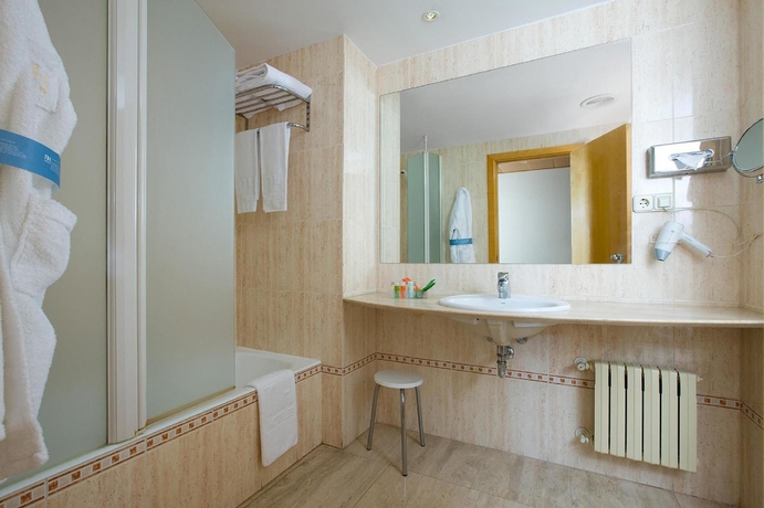 Imagen de la habitación del Hotel NH Ciudad Real. Foto 5