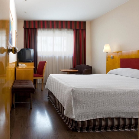 Imagen de los exteriores del Hotel NH Ciudad Real. Foto 7