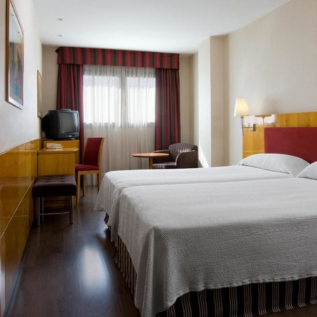 Imagen de la habitación del Hotel NH Ciudad Real. Foto 6