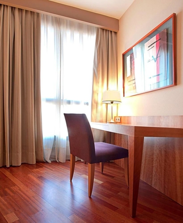 Imagen de la habitación del Hotel NH Ciudad de Almeria. Foto 4