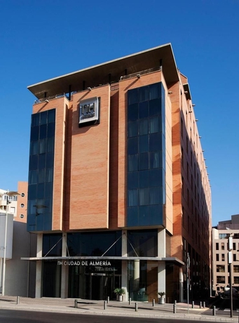 Imagen de los exteriores del Hotel NH Ciudad de Almeria. Foto 12