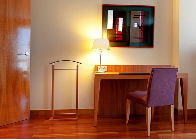 Imagen de la habitación del Hotel NH Ciudad de Almeria. Foto 8