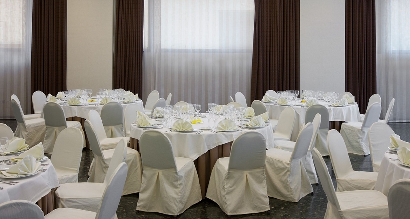 Imagen de los interiores del Hotel NH Ciudad de Cuenca. Foto 13